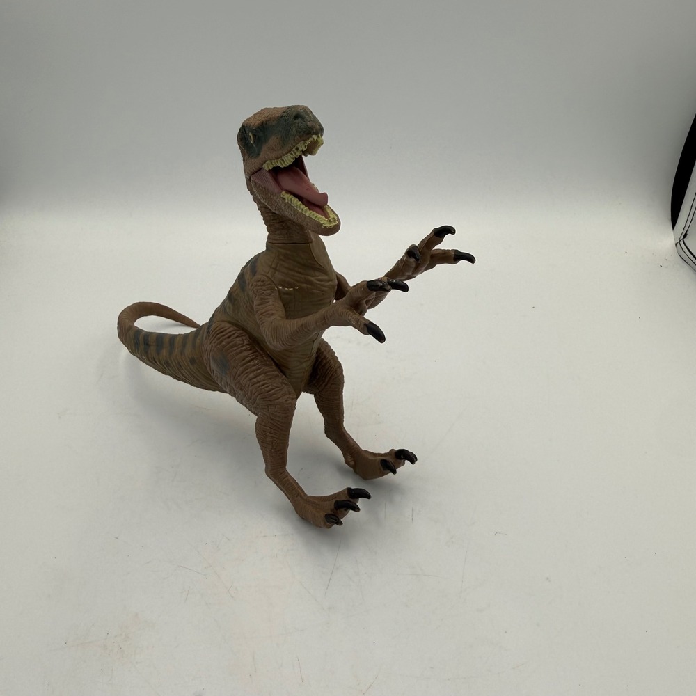 Hasbro Jurassic World Velociraptor Dinosaur Action Figure Brown 2015 B1141